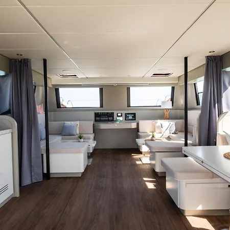 Botel Calita Yacht Elegance