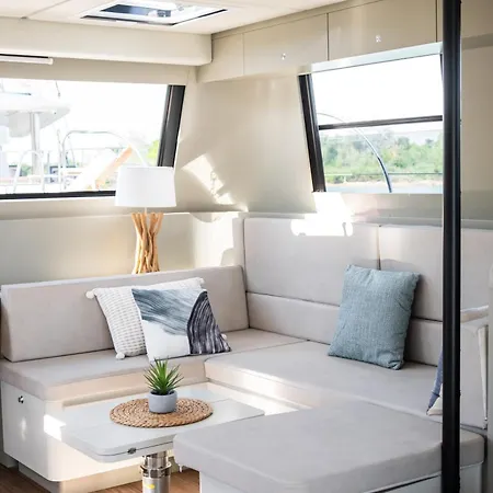 Calita Yacht Elegance Botel