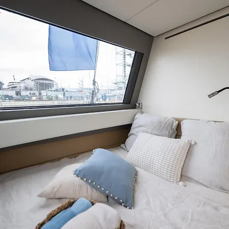 Hotel na wodzie Calita Yacht Elegance *