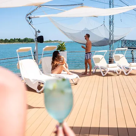 Botel Calita Yacht Elegance